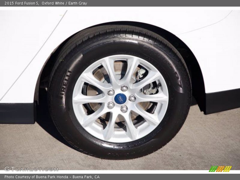 Oxford White / Earth Gray 2015 Ford Fusion S