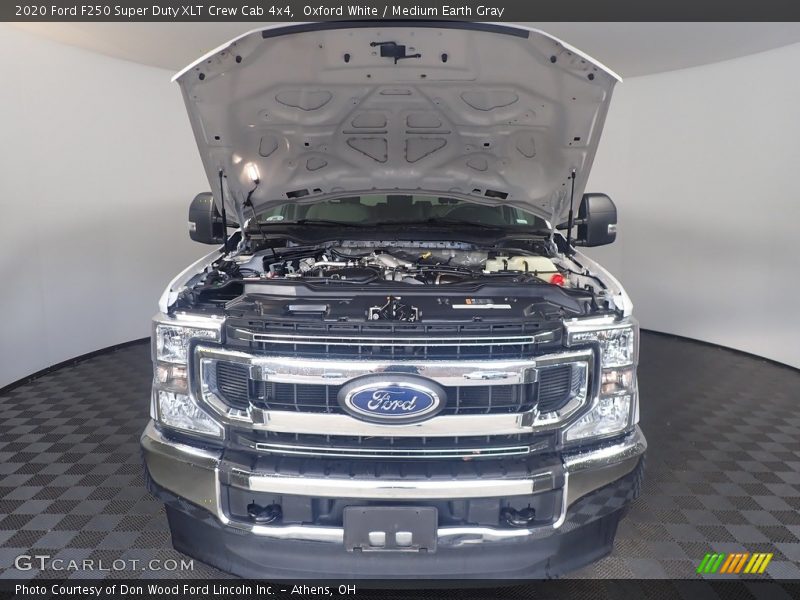 Oxford White / Medium Earth Gray 2020 Ford F250 Super Duty XLT Crew Cab 4x4
