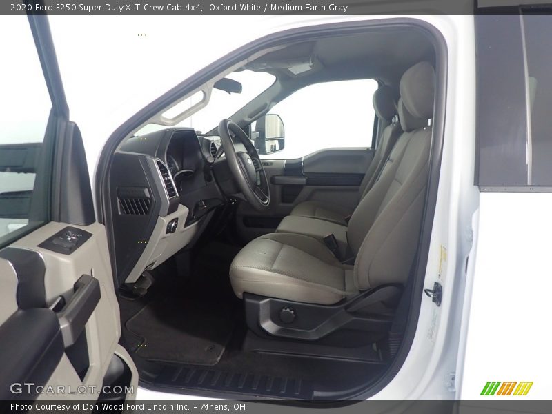 Oxford White / Medium Earth Gray 2020 Ford F250 Super Duty XLT Crew Cab 4x4