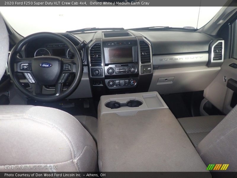 Oxford White / Medium Earth Gray 2020 Ford F250 Super Duty XLT Crew Cab 4x4