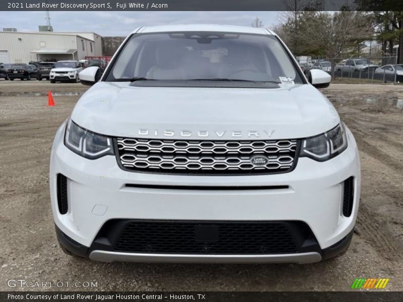 Fuji White / Acorn 2021 Land Rover Discovery Sport S
