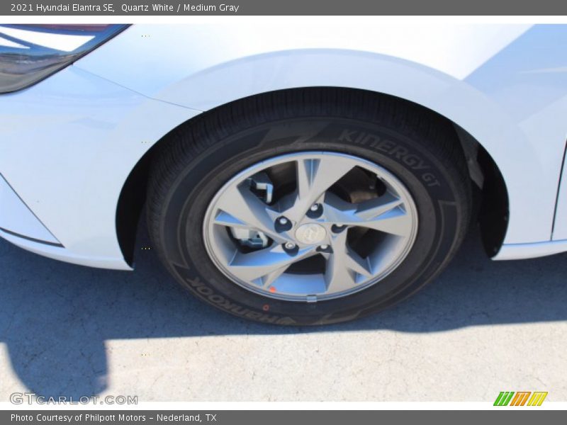 Quartz White / Medium Gray 2021 Hyundai Elantra SE