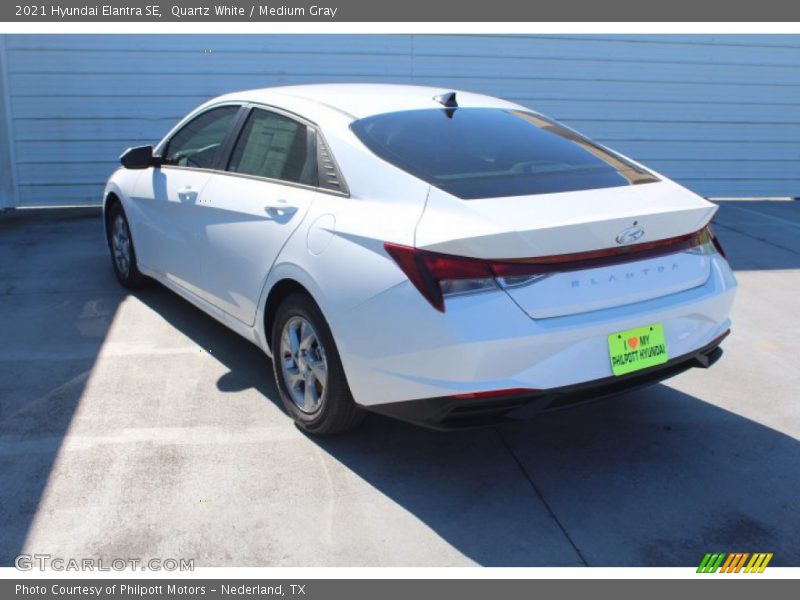 Quartz White / Medium Gray 2021 Hyundai Elantra SE