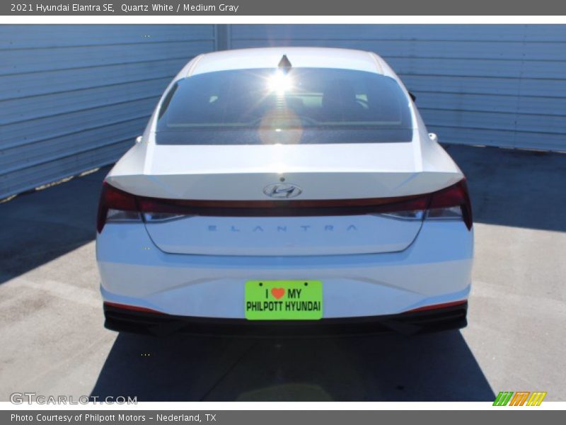 Quartz White / Medium Gray 2021 Hyundai Elantra SE