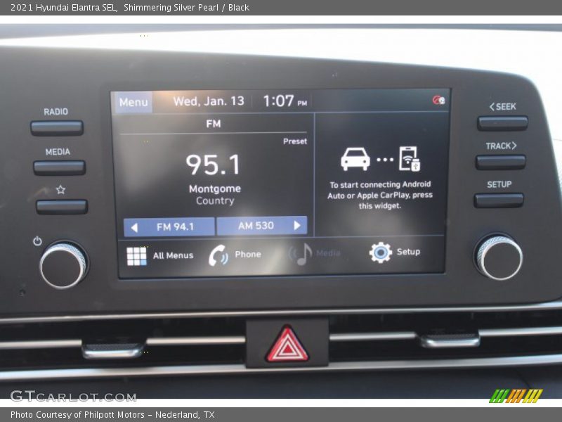 Shimmering Silver Pearl / Black 2021 Hyundai Elantra SEL