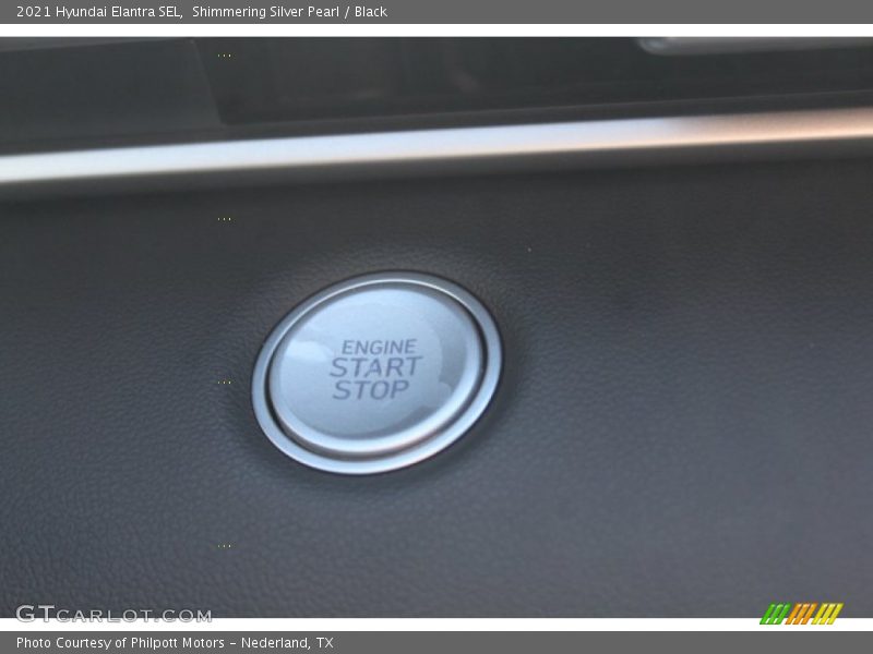 Shimmering Silver Pearl / Black 2021 Hyundai Elantra SEL