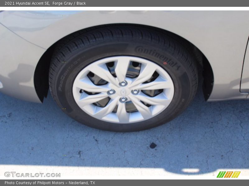 Forge Gray / Black 2021 Hyundai Accent SE