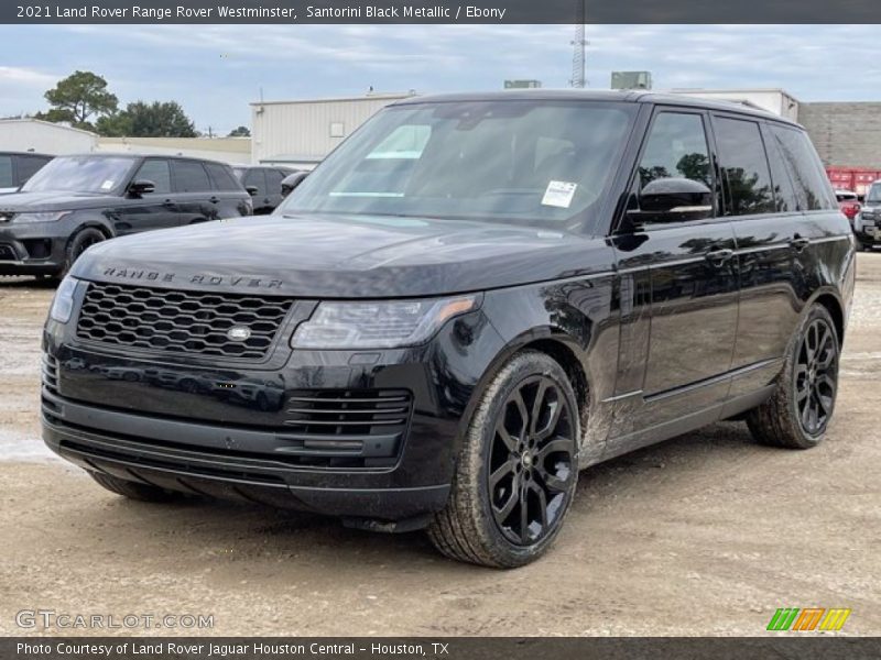 Front 3/4 View of 2021 Range Rover Westminster