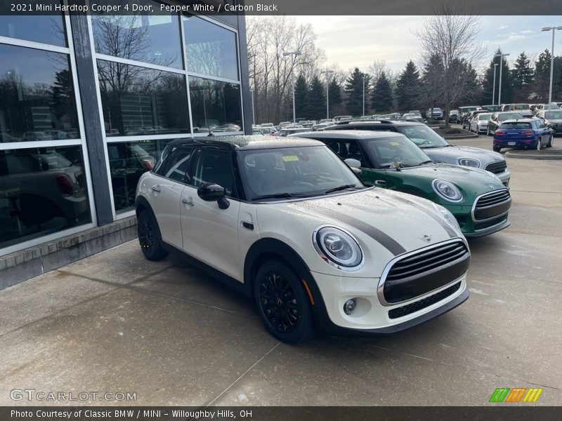 Pepper White / Carbon Black 2021 Mini Hardtop Cooper 4 Door