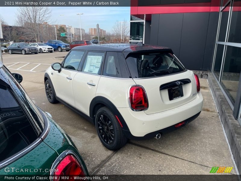 Pepper White / Carbon Black 2021 Mini Hardtop Cooper 4 Door