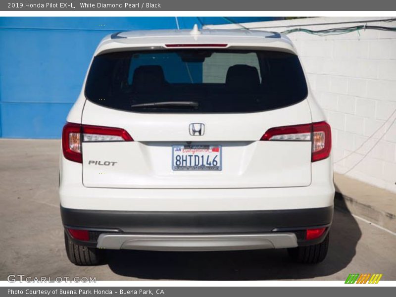 White Diamond Pearl / Black 2019 Honda Pilot EX-L
