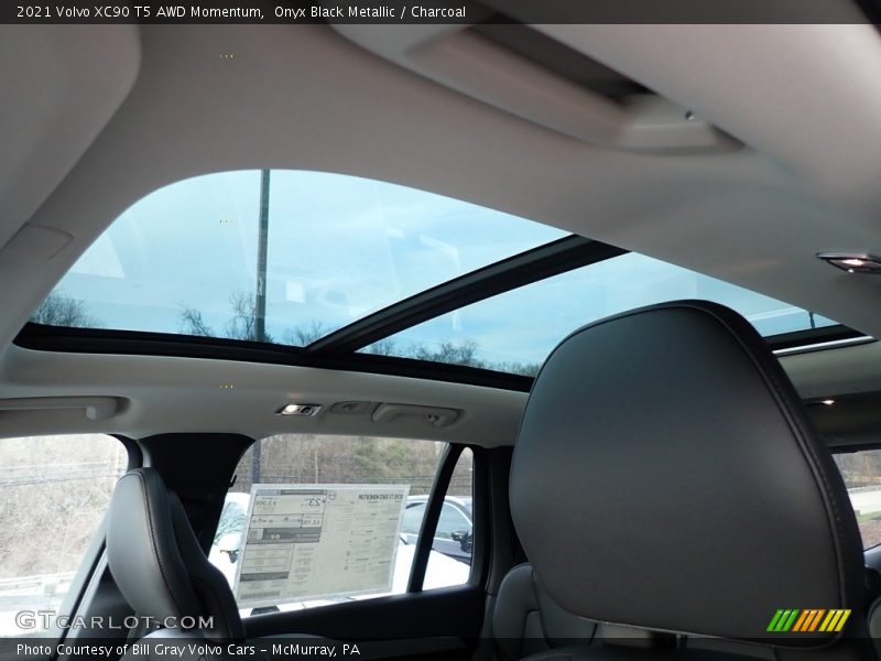 Sunroof of 2021 XC90 T5 AWD Momentum