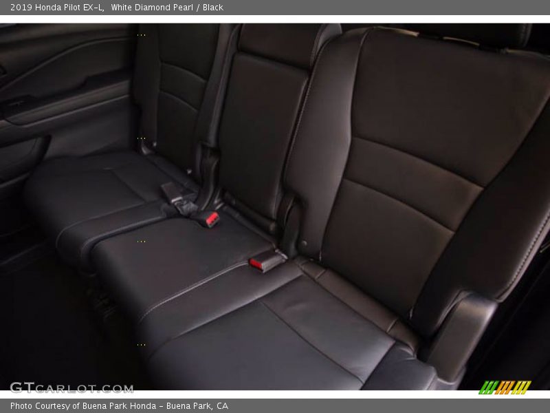 White Diamond Pearl / Black 2019 Honda Pilot EX-L