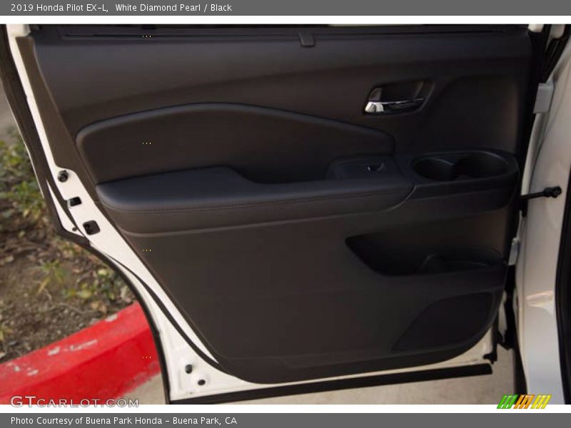 White Diamond Pearl / Black 2019 Honda Pilot EX-L