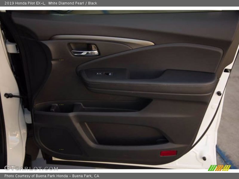White Diamond Pearl / Black 2019 Honda Pilot EX-L
