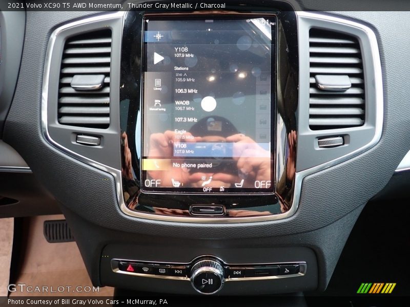 Controls of 2021 XC90 T5 AWD Momentum
