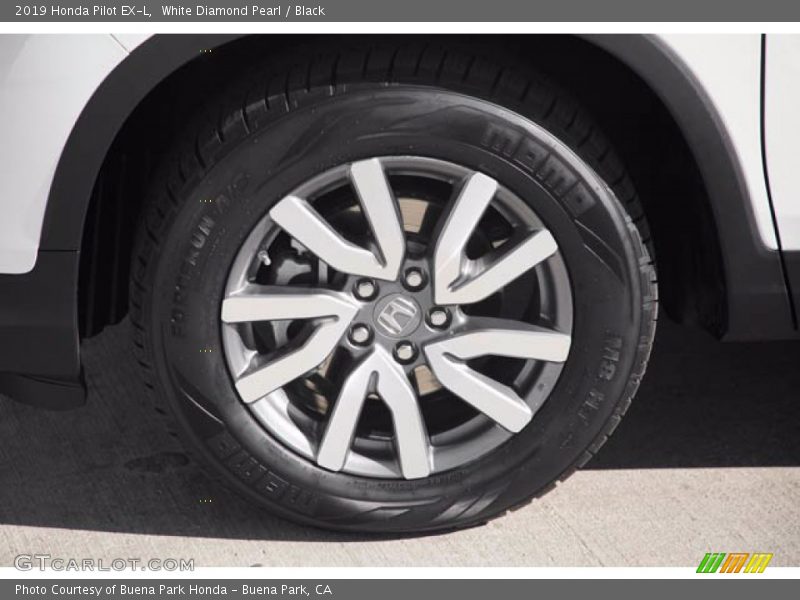 White Diamond Pearl / Black 2019 Honda Pilot EX-L