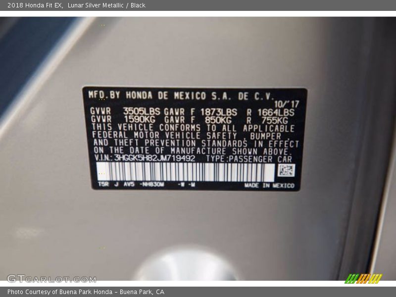 Lunar Silver Metallic / Black 2018 Honda Fit EX