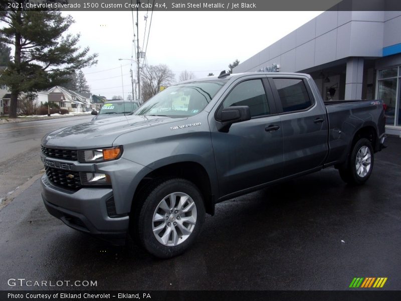 Front 3/4 View of 2021 Silverado 1500 Custom Crew Cab 4x4