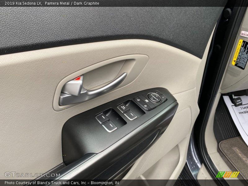 Pantera Metal / Dark Graphite 2019 Kia Sedona LX