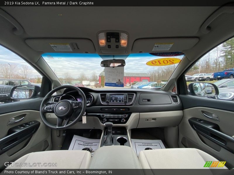 Pantera Metal / Dark Graphite 2019 Kia Sedona LX