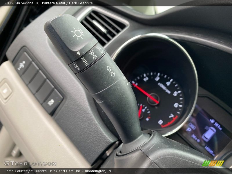 Pantera Metal / Dark Graphite 2019 Kia Sedona LX