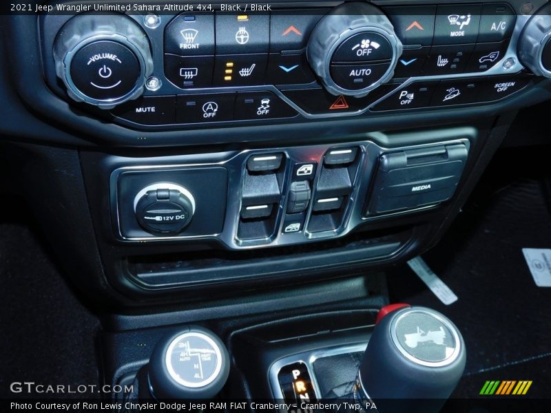 Black / Black 2021 Jeep Wrangler Unlimited Sahara Altitude 4x4