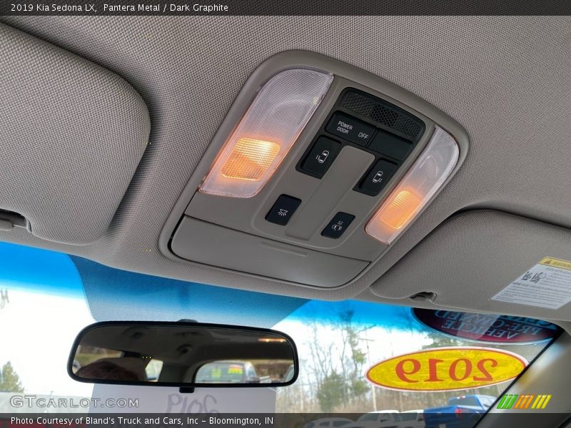 Pantera Metal / Dark Graphite 2019 Kia Sedona LX