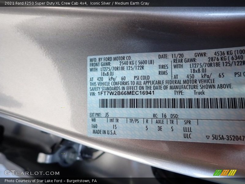 Iconic Silver / Medium Earth Gray 2021 Ford F250 Super Duty XL Crew Cab 4x4