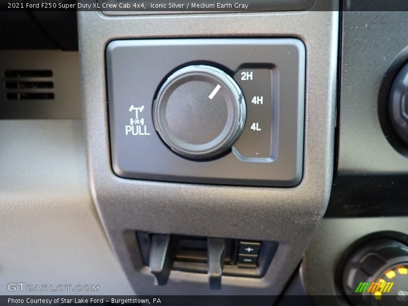 Iconic Silver / Medium Earth Gray 2021 Ford F250 Super Duty XL Crew Cab 4x4