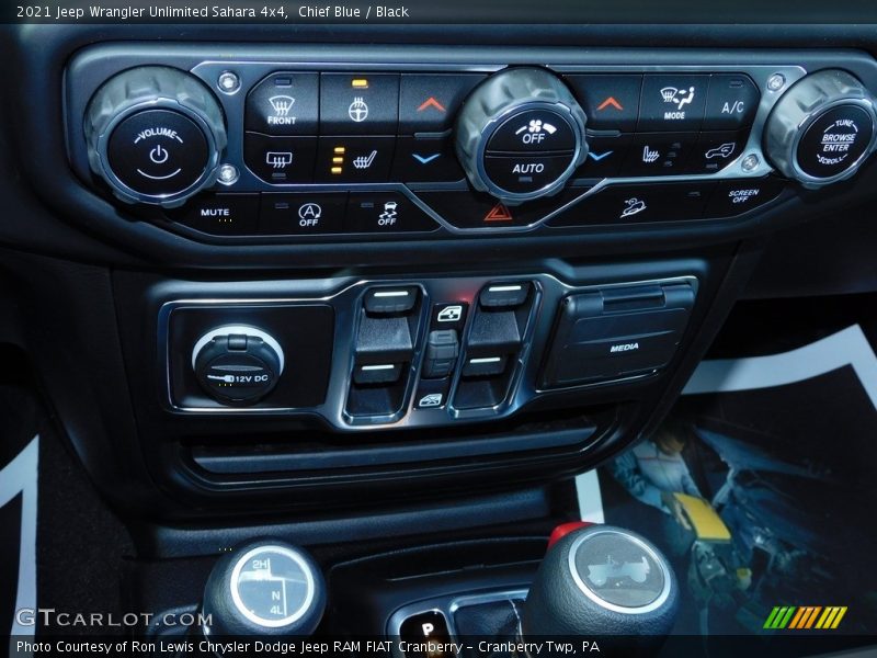 Chief Blue / Black 2021 Jeep Wrangler Unlimited Sahara 4x4
