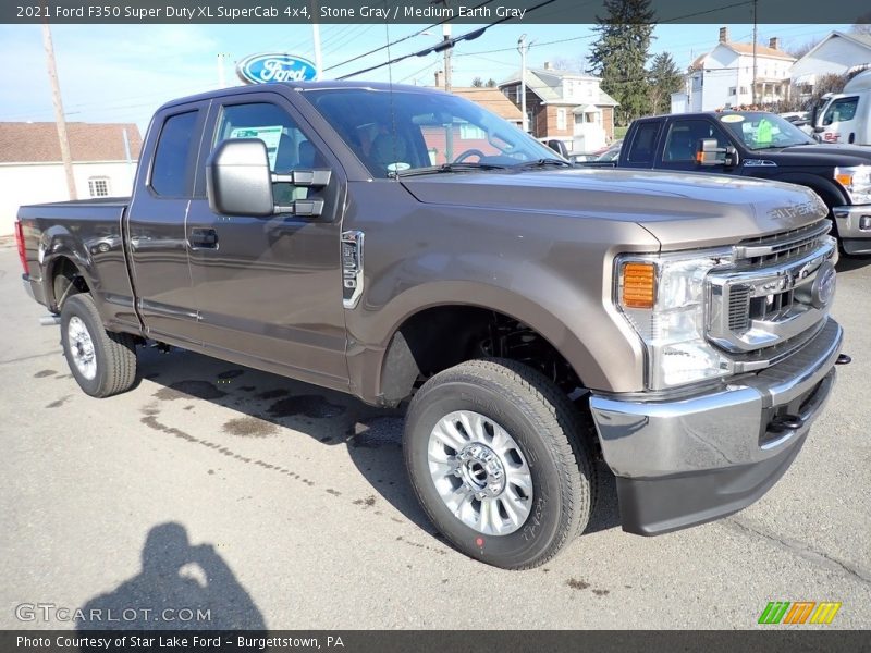 Front 3/4 View of 2021 F350 Super Duty XL SuperCab 4x4