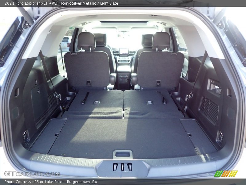 Iconic Silver Metallic / Light Slate 2021 Ford Explorer XLT 4WD