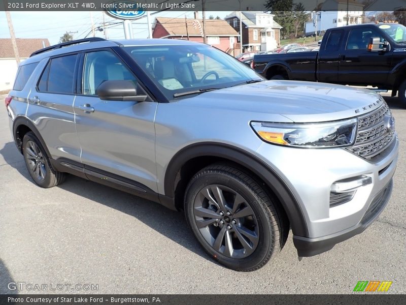 Front 3/4 View of 2021 Explorer XLT 4WD