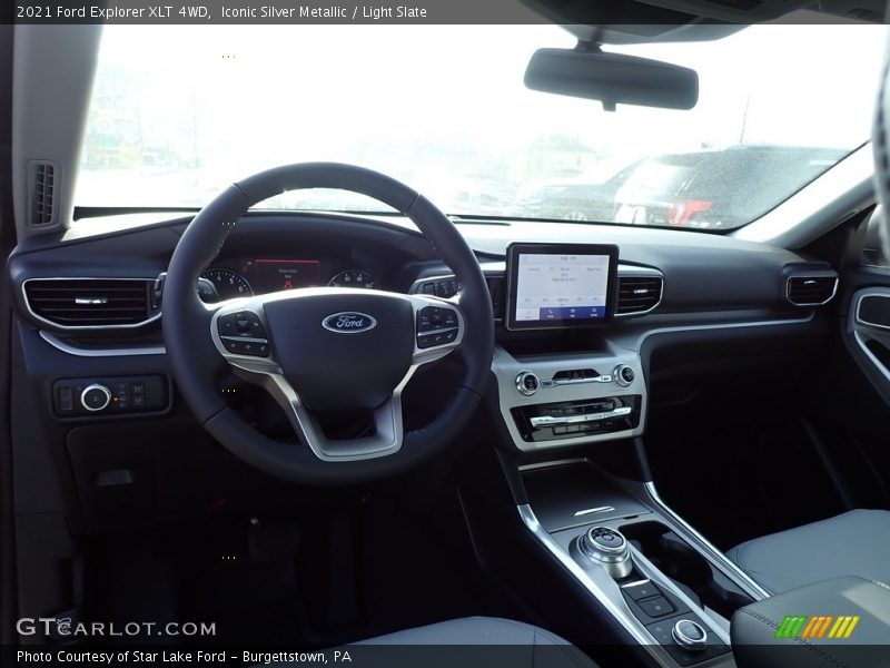 Iconic Silver Metallic / Light Slate 2021 Ford Explorer XLT 4WD