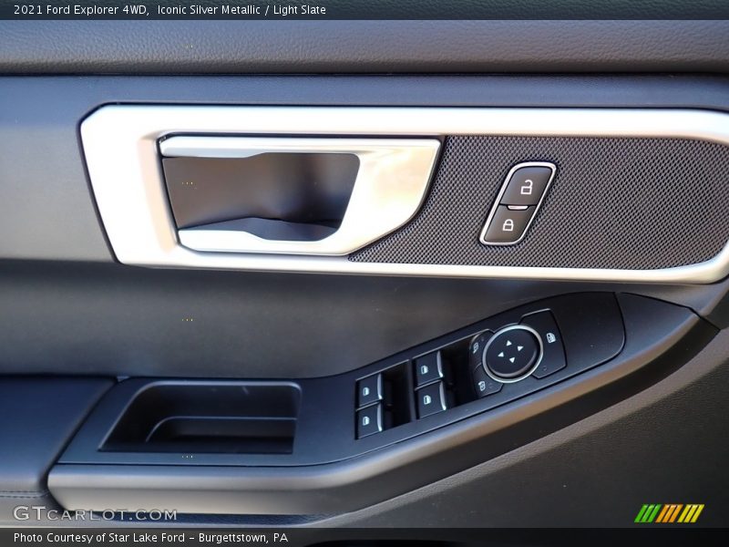 Iconic Silver Metallic / Light Slate 2021 Ford Explorer 4WD