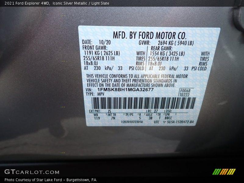 Iconic Silver Metallic / Light Slate 2021 Ford Explorer 4WD