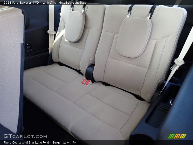 Iconic Silver Metallic / Light Slate 2021 Ford Explorer 4WD