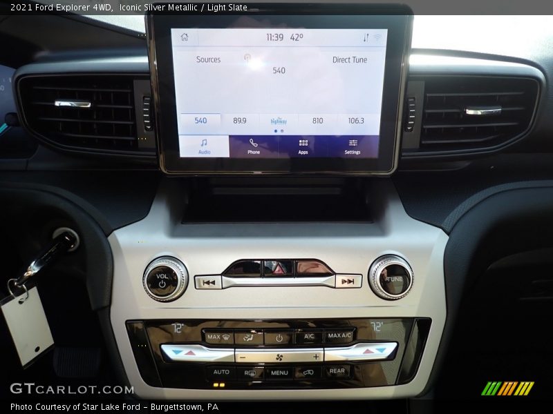 Iconic Silver Metallic / Light Slate 2021 Ford Explorer 4WD