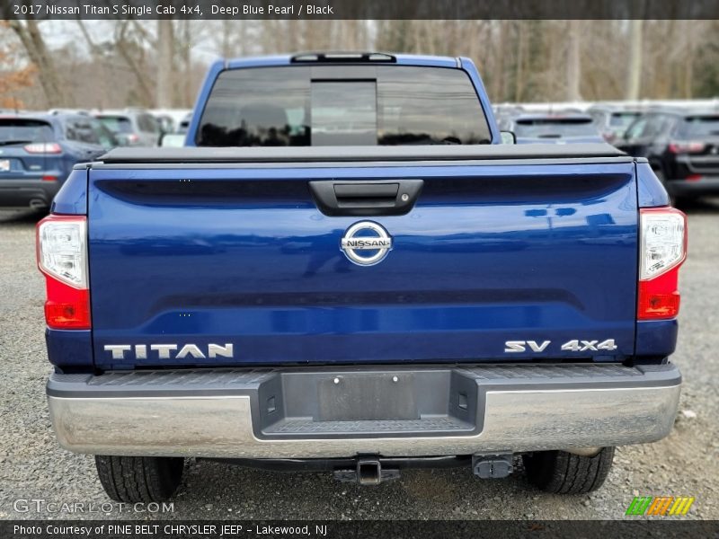  2017 Titan S Single Cab 4x4 Logo