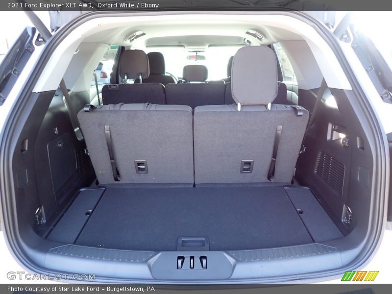 Oxford White / Ebony 2021 Ford Explorer XLT 4WD