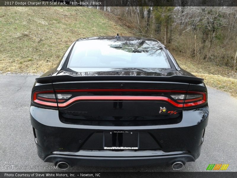 Pitch-Black / Black 2017 Dodge Charger R/T Scat Pack