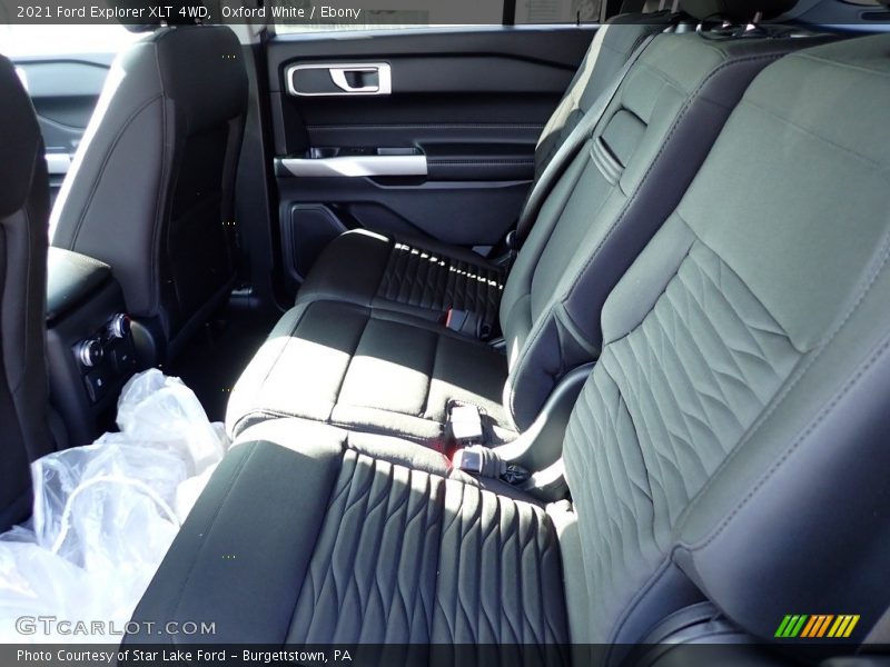 Oxford White / Ebony 2021 Ford Explorer XLT 4WD