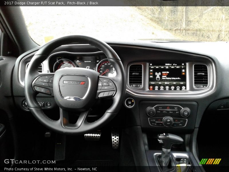Pitch-Black / Black 2017 Dodge Charger R/T Scat Pack
