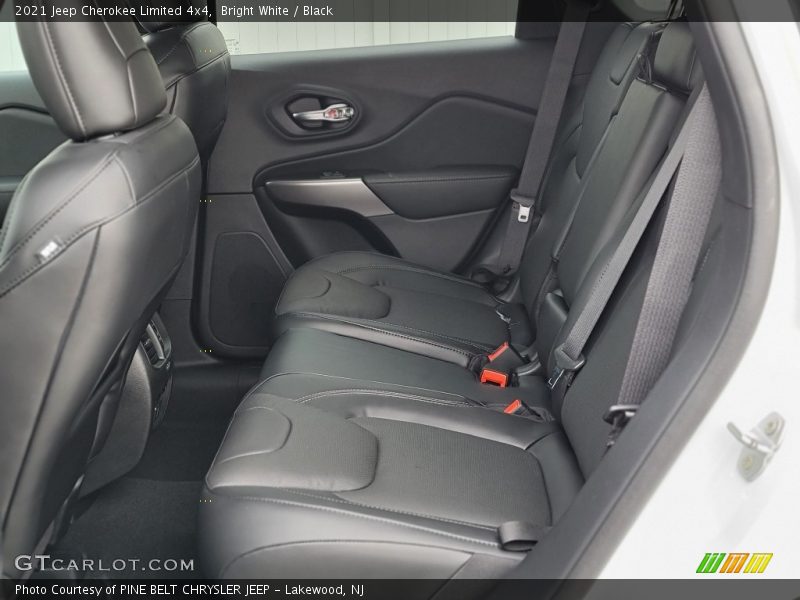 Bright White / Black 2021 Jeep Cherokee Limited 4x4