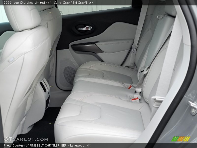 Sting-Gray / Ski Gray/Black 2021 Jeep Cherokee Limited 4x4