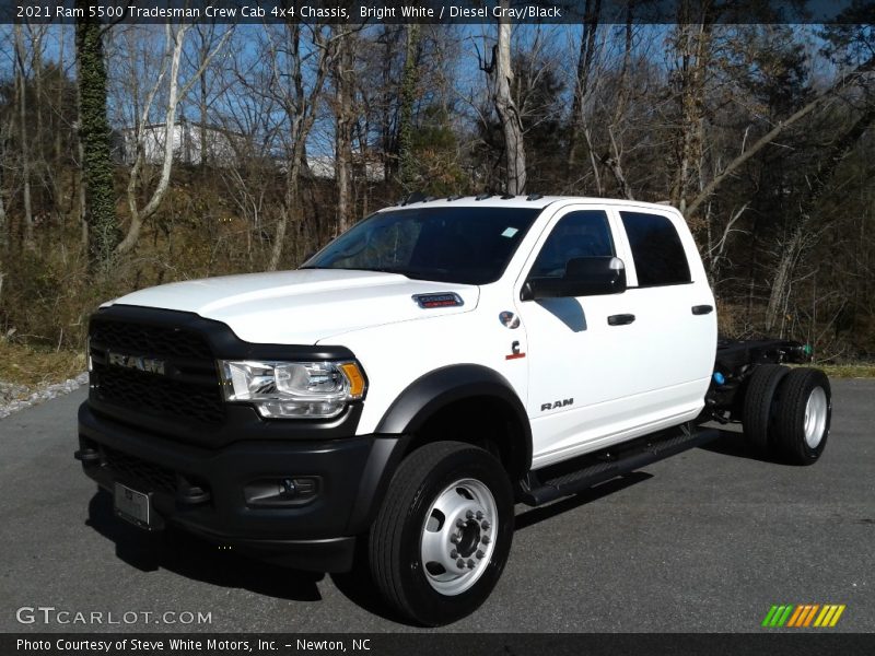 Front 3/4 View of 2021 5500 Tradesman Crew Cab 4x4 Chassis