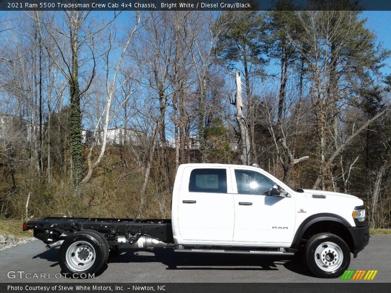  2021 5500 Tradesman Crew Cab 4x4 Chassis Bright White