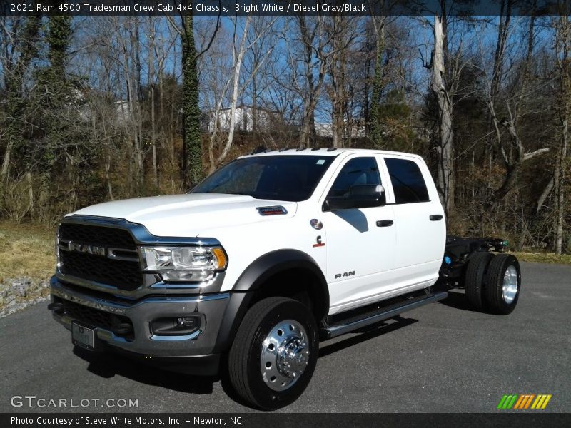 Front 3/4 View of 2021 4500 Tradesman Crew Cab 4x4 Chassis