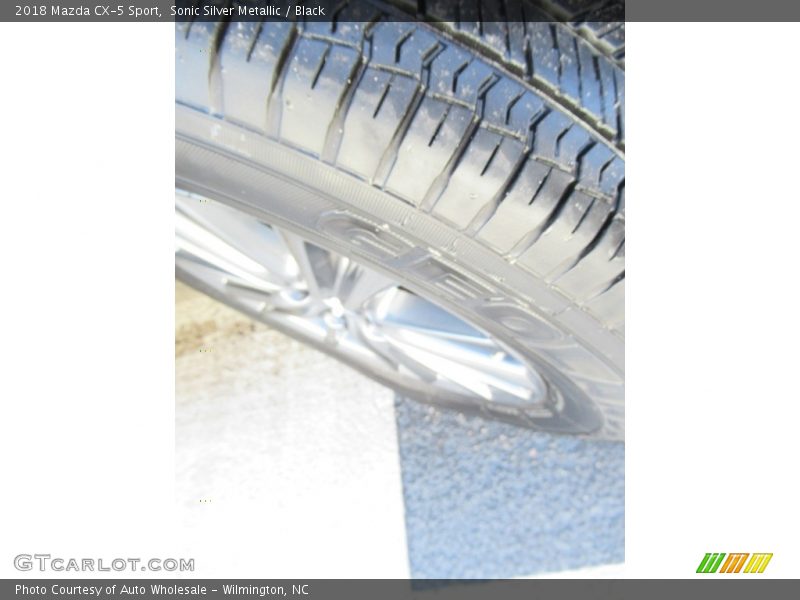 Sonic Silver Metallic / Black 2018 Mazda CX-5 Sport